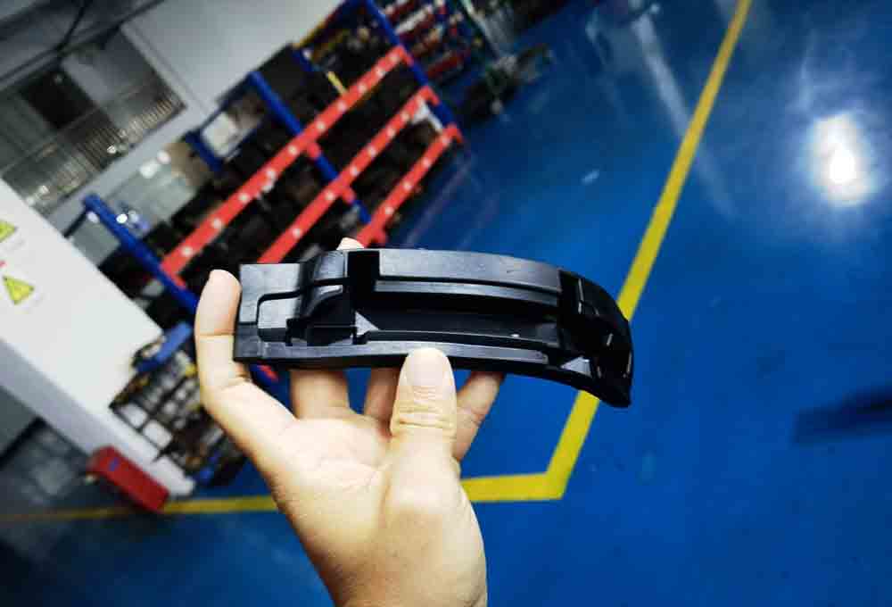 Precíziósan fröccsöntött természetes gumiból készült maszkoló sapkák autóipari lámpafestéshez